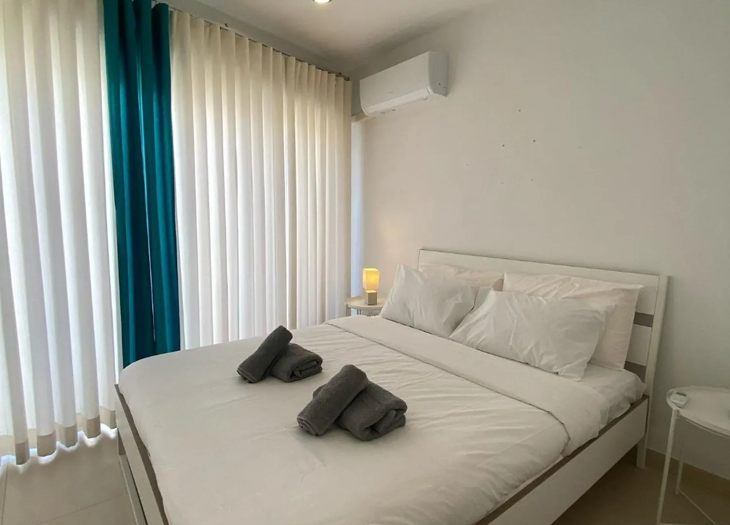 St Julians Seafront Apartment St. Julian's